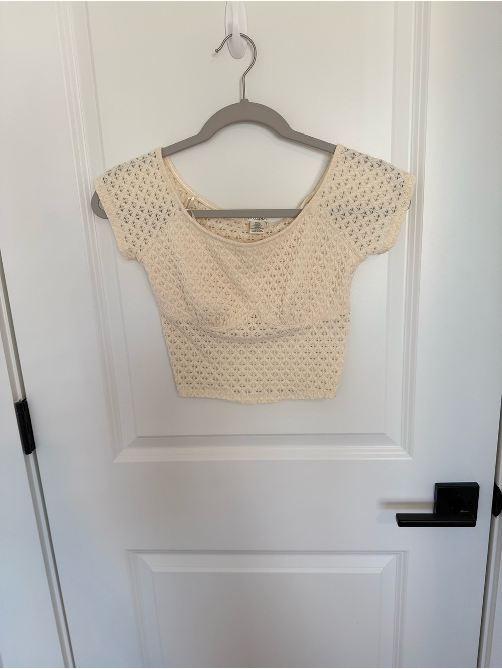 Bozzolo Cream Crochet Scoop Neck Crop Top